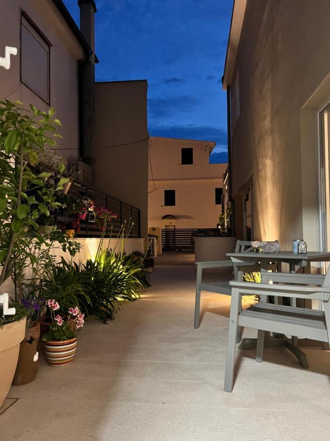 Apartman Festini Pag Паг Экстерьер фото